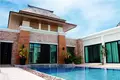 Villa de tres dormitorios 37 980 m² Phuket, Tailandia