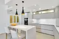 Mieszkanie 2 pokoi 130 m² Marbella, Hiszpania