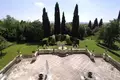 De inversiones 5 500 m² en Perugia, Italia