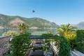 Casa 18 habitaciones 400 m² Dobrota, Montenegro