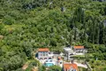 4 bedroom Villa 350 m² Trebesin, Montenegro