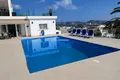 villa de 5 dormitorios 330 m² Benisa, España