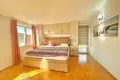 3 bedroom house 200 m² Budva, Montenegro