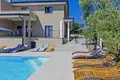 Villa 9 Schlafzimmer 370 m² Karigador, Kroatien