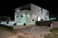 4-Schlafzimmer-Villa 300 m² Opcina Privlaka, Kroatien