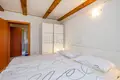 Haus 8 Zimmer 262 m² Lapat, Kroatien