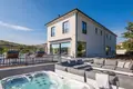 Villa de 4 dormitorios 435 m² Umag, Croacia