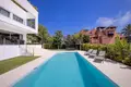 4-Schlafzimmer-Villa 674 m² Estepona, Spanien