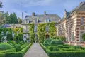 Castle 6 bedrooms 1 000 m² Pont-de-Poitte, France