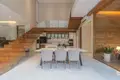 4 bedroom Villa 740 m² Kerobokan Kelod, Indonesia