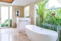 Villa 12 bedrooms 1 261 m² Tibubeneng, Indonesia