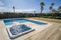 Villa de 4 dormitorios 370 m² Estepona, España