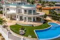 villa de 5 dormitorios 745 m² Alfaz del Pi, España