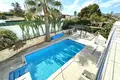 4-Schlafzimmer-Villa 270 m² Calp, Spanien