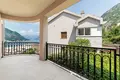 Villa 12 habitaciones 507 m² Dobrota, Montenegro