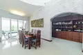 Villa mit 2 Schlafzimmern 300 m² Sakhu, Thailand
