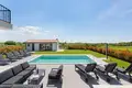 3 bedroom house 290 m² Brtonigla, Croatia