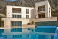 Villa de 4 dormitorios 600 m² Marovici, Montenegro