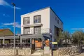 Hotel 388 m² in Mjesni odbor Poganka - Sveti Anton, Croatia