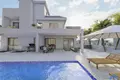 3 bedroom villa 295 m², All countries