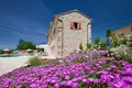 Haus 6 Schlafzimmer 1 042 m² Opcina Groznjan, Kroatien