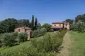 Villa 8 bedrooms 970 m² Lucignano, Italy