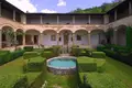 Castle 10 bedrooms 2 350 m² Calenzano, Italy