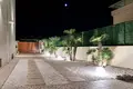 5-Schlafzimmer-Villa 460 m² Torrevieja, Spanien