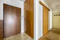 Propiedad comercial 2 habitaciones 64 m² en Varsovia, Polonia