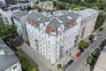 Propiedad comercial 1 habitación 89 m² en Varsovia, Polonia