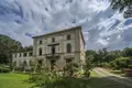 Villa 10 bedrooms 1 000 m² Siena, Italy