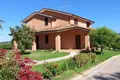 Adosado 13 habitaciones 300 m² Terni, Italia