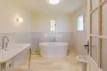 Villa de tres dormitorios 120 m² Francia, Francia