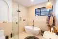3-Schlafzimmer-Villa  Tibubeneng, Indonesien