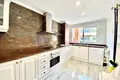 Mieszkanie 2 pokoi 120 m² Marbella, Hiszpania