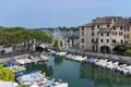 Mieszkanie 5 pokojów 150 m² Desenzano del Garda, Włochy