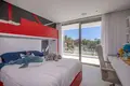 4-Schlafzimmer-Villa 674 m² Estepona, Spanien