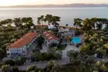 Hotel 1 056 m² in Skala Rachoniou, Greece