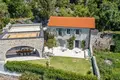 4 bedroom Villa 350 m² Trebesin, Montenegro