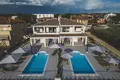 villa de 5 dormitorios 210 m² Umag, Croacia