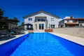 villa de 5 dormitorios 450 m² Grad Porec, Croacia