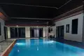 Villa de tres dormitorios 450 m² Si Sunthon, Tailandia