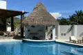 2 bedroom condo 123 m² West Bay, Honduras