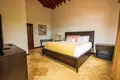 Townhouse 2 bedrooms 226 m² Roatan, Honduras