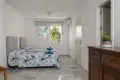 Villa de 4 dormitorios 260 m² Estepona, España