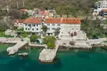 5 bedroom villa 490 m² Dobrota, Montenegro