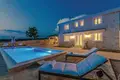 5 bedroom villa 200 m² Novalja, Croatia