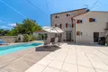 Maison 3 chambres 218 m² Smoljanci, Croatie