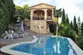 Villa de 4 dormitorios 250 m² Chiva, España