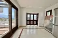 Villa de 4 dormitorios 244 m² Estepona, España